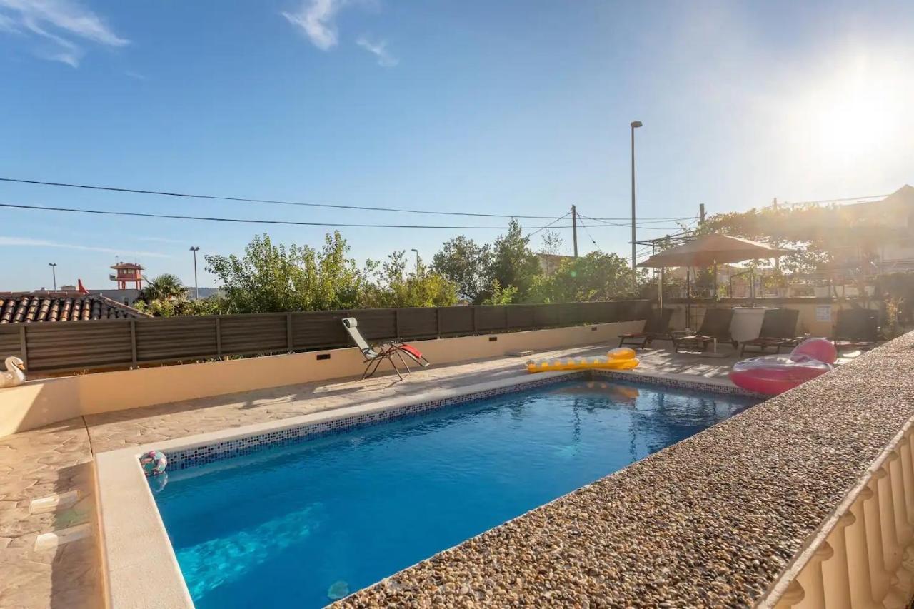 Apartments With A Swimming Pool Kastel Sucurac, Kastela - 21394 Εξωτερικό φωτογραφία