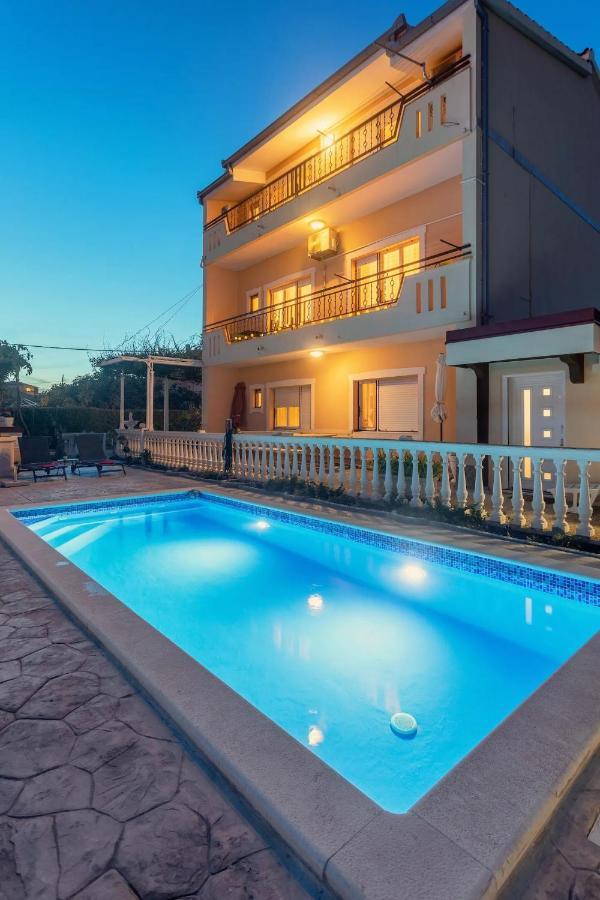 Apartments With A Swimming Pool Kastel Sucurac, Kastela - 21394 Εξωτερικό φωτογραφία