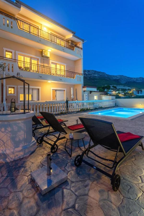 Apartments With A Swimming Pool Kastel Sucurac, Kastela - 21394 Εξωτερικό φωτογραφία